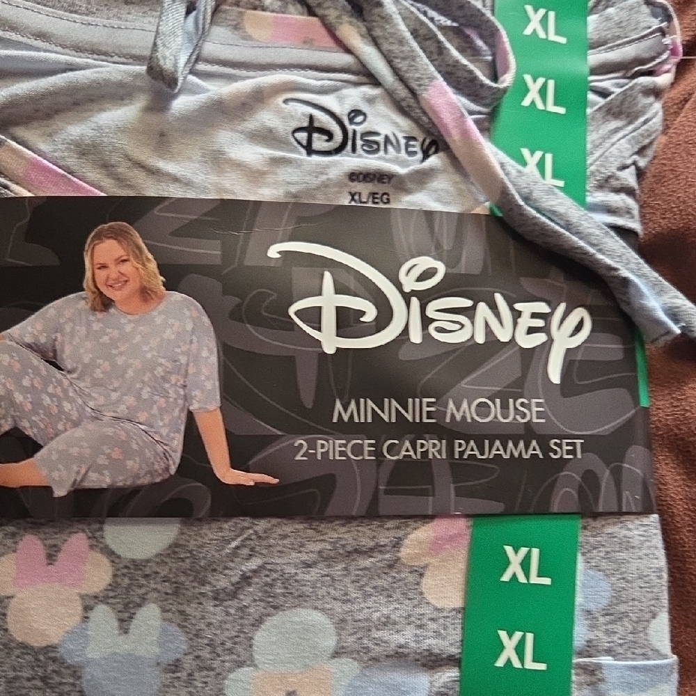 Disney Minnie Mouse Pajama Set - Gray and Pink Size Xl
